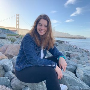 Meet your Posher, Liora